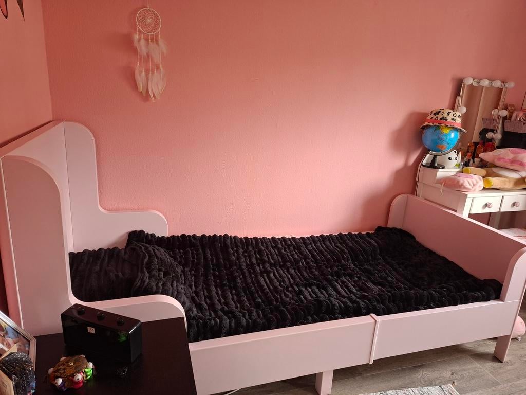 Leuk roze meegroei bed Busunge. 80x200cm, Kinderen en Baby's, Kinderkamer | Bedden, Ophalen, 180 cm of meer, 70 tot 85 cm, Matras