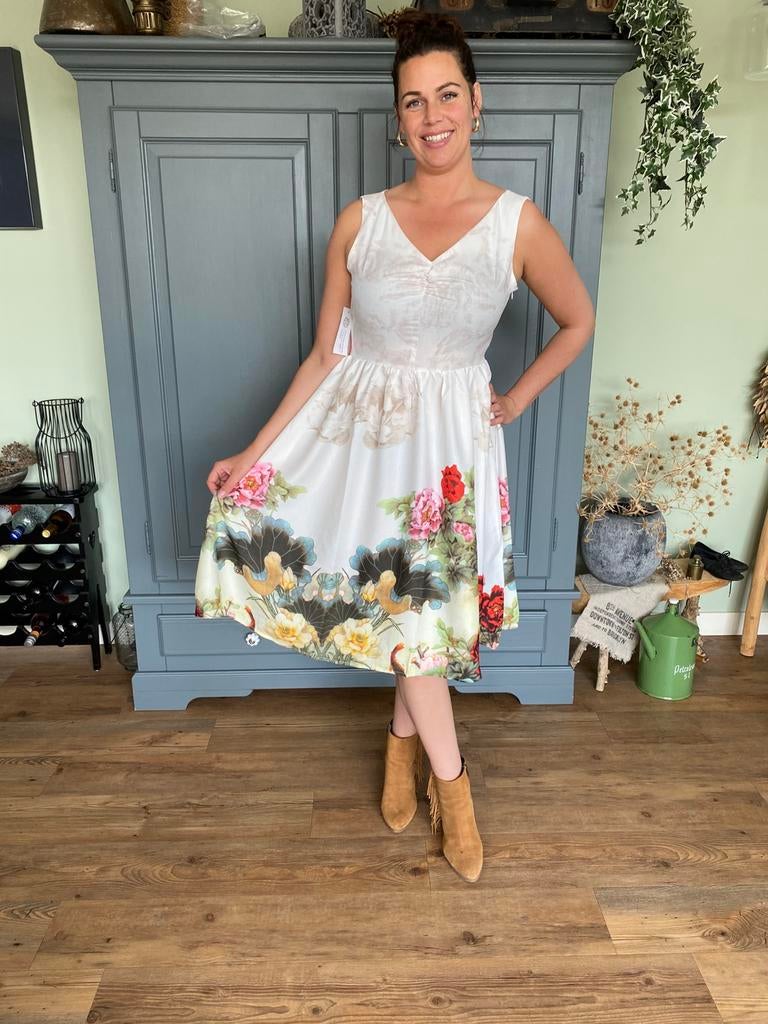 Nieuwe jurk van Hearts & Roses in maat 36 t/m 46, Ophalen of Verzenden, Nieuw, Onder de knie