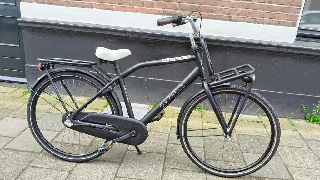 Stevige Gazelle NL in matzwart. 26 inch 3 versne 44 cm hoog, Fietsen en Brommers, Fietsen | Jongens, Ophalen of Verzenden, Gebruikt