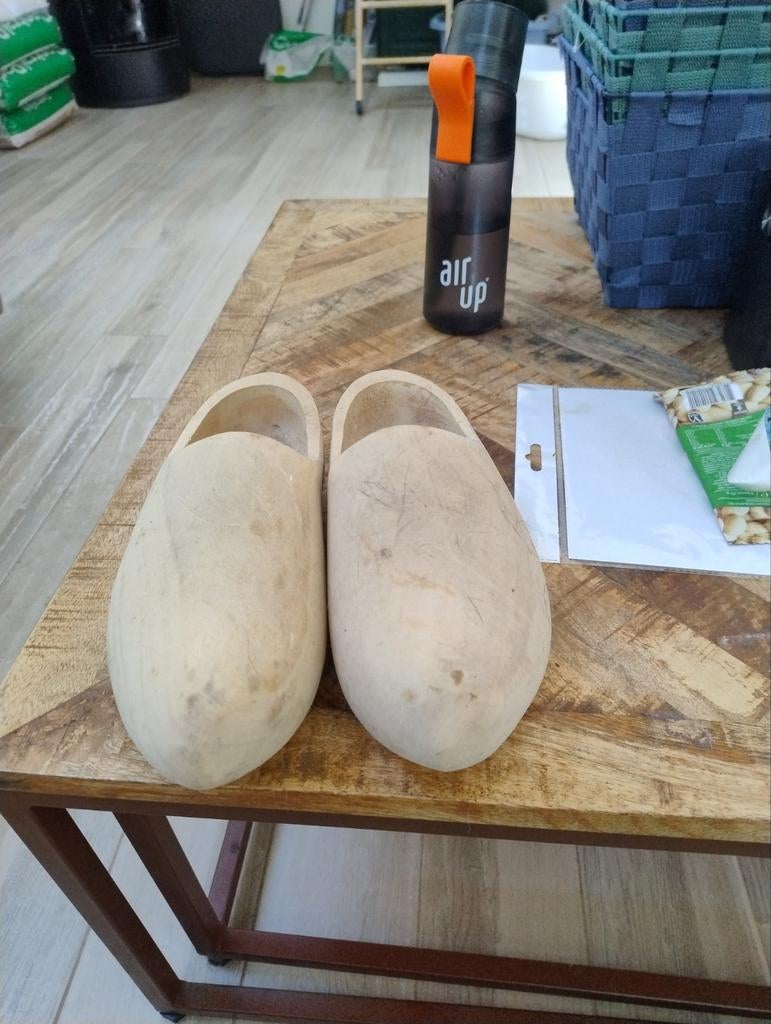 Onbewerkte houten klompen - maat 37, Kinderen en Baby's, Ophalen of Verzenden, Jongen of Meisje, Overige typen