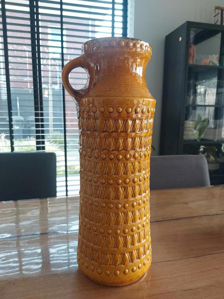 Antieke Okergele Vaas met Handvat - Vintage Keramiek, Antiek en Kunst, Antiek | Vazen, Ophalen