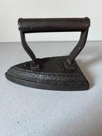 Ijzeren strijkijzer, Antiek en Kunst, Antiek | Gereedschap en Instrumenten, Ophalen of Verzenden