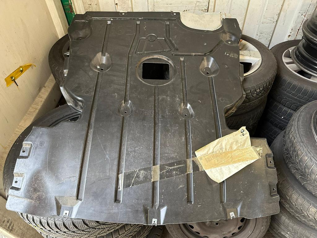 Bodemplaat / motorruimte isolatie BMW 1-serie, Auto-onderdelen, Ophalen of Verzenden, Nieuw, BMW, Bumper