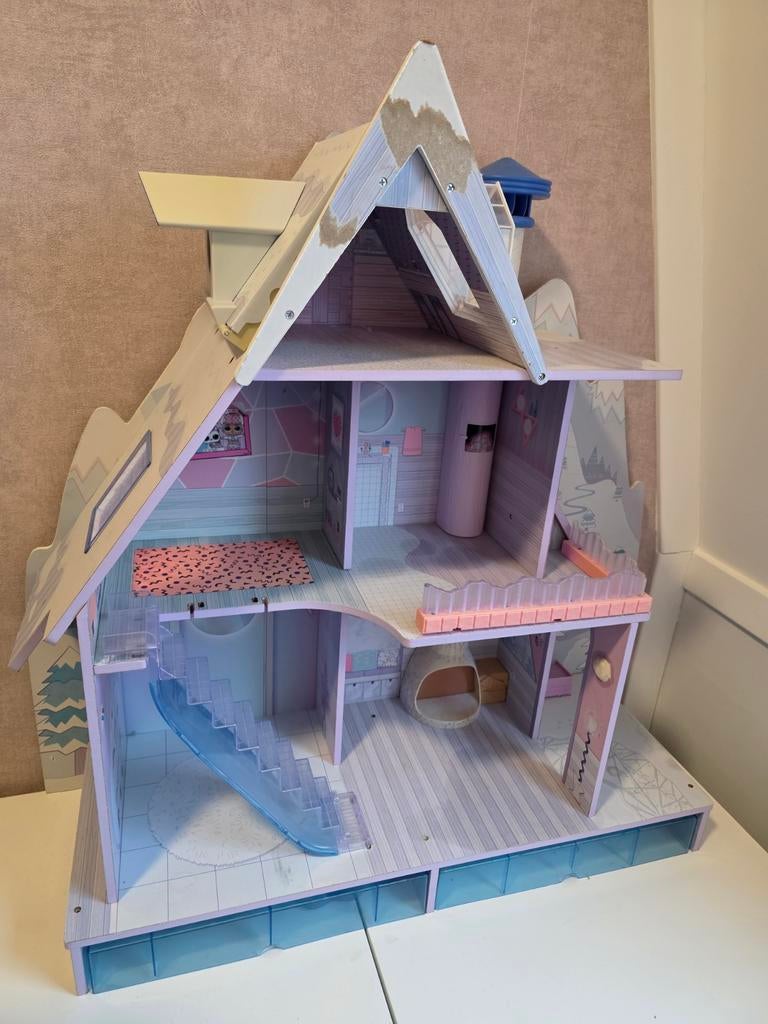 LOL Poppenhuis Camper en beautycase, Kinderen en Baby's, Speelgoed | Poppenhuizen, Ophalen of Verzenden, Gebruikt, Poppenhuis