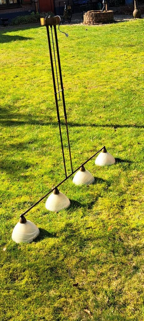 Bronzen hanglamp met 4 kappen, Gebruikt, Klassiek, landelijk, Ophalen of Verzenden, Glas