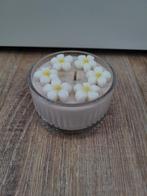 Nieuw! Vanille kaars rond in glas met bloemetjes & glitter, Overige materialen, Nieuw, Ophalen of Verzenden, Kaars