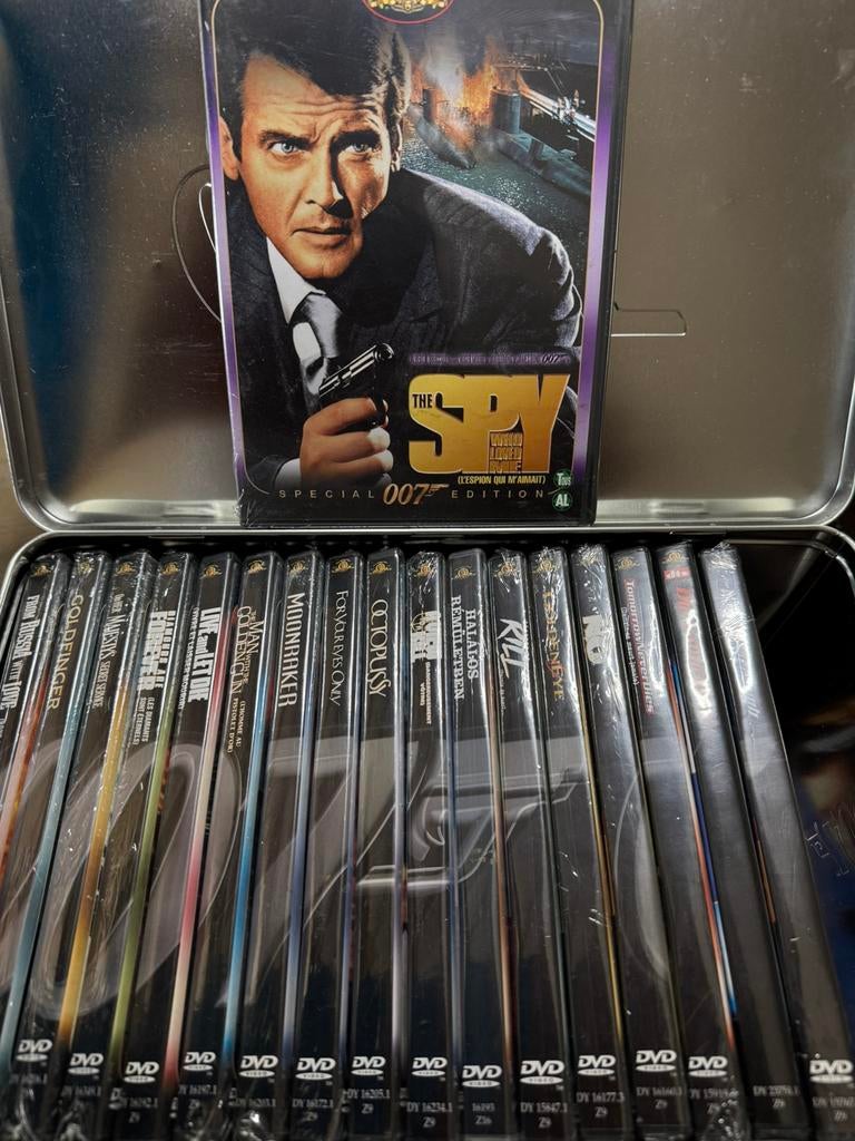 James bond serie, nieuw in verzamelbox, Cd's en Dvd's, Dvd's | Actie, Vanaf 12 jaar, Ophalen of Verzenden, Zo goed als nieuw