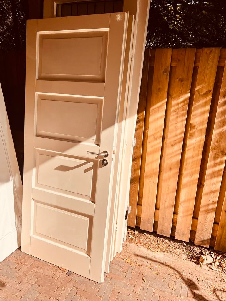 Paneeldeuren met glas en de ander met toiletslot, Doe-het-zelf en Verbouw, Deuren en Horren, Ophalen, Zo goed als nieuw, Binnendeur