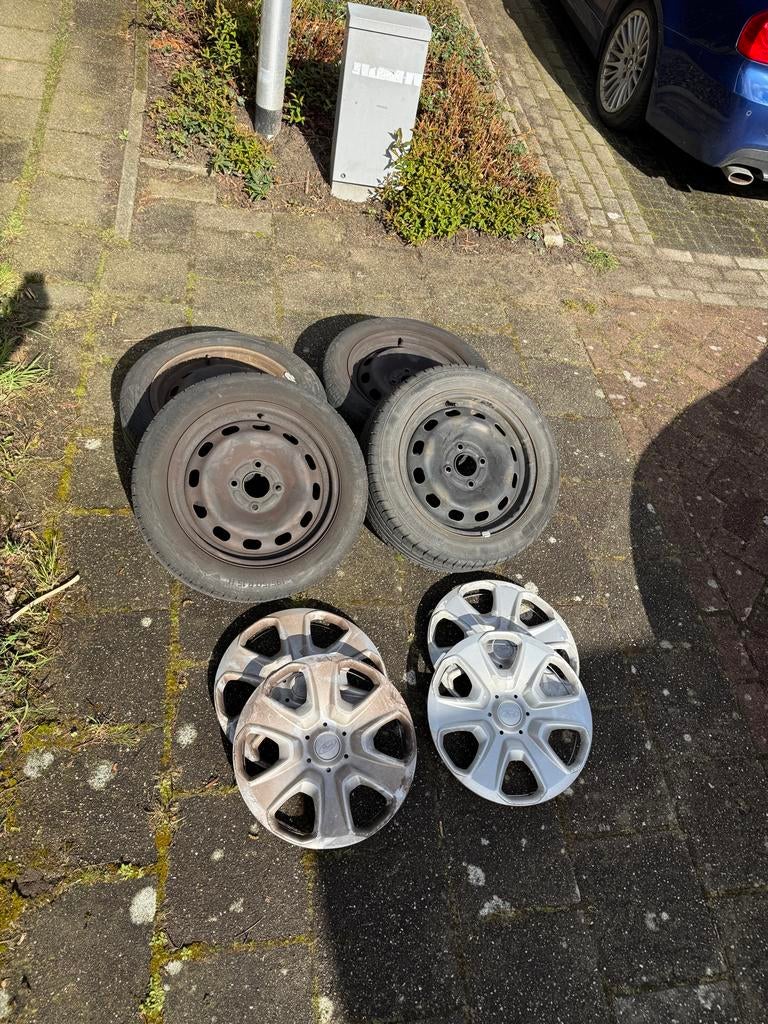 4x Zomerbanden van Continental 195 50 R15 - Ford Fiesta, Auto-onderdelen, Banden en Velgen, Ophalen, Gebruikt, 15 inch, Banden en Velgen