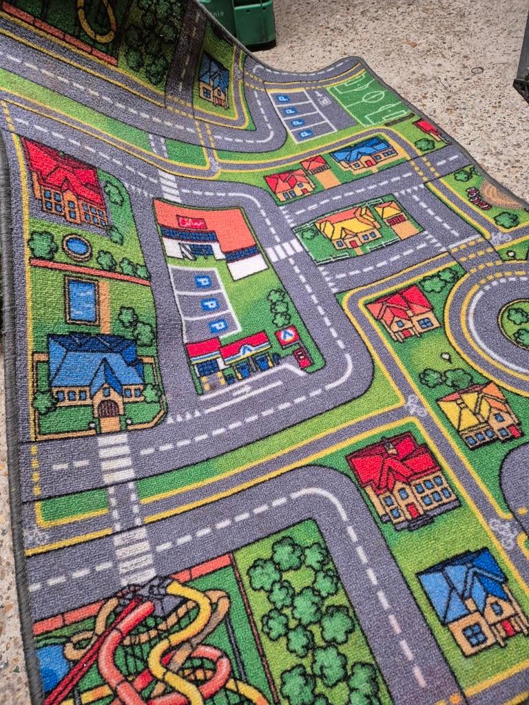 Speelkleed met straten en huizen, 100 tot 150 cm, Kindvriendelijk, 50 tot 100 cm, Zo goed als nieuw