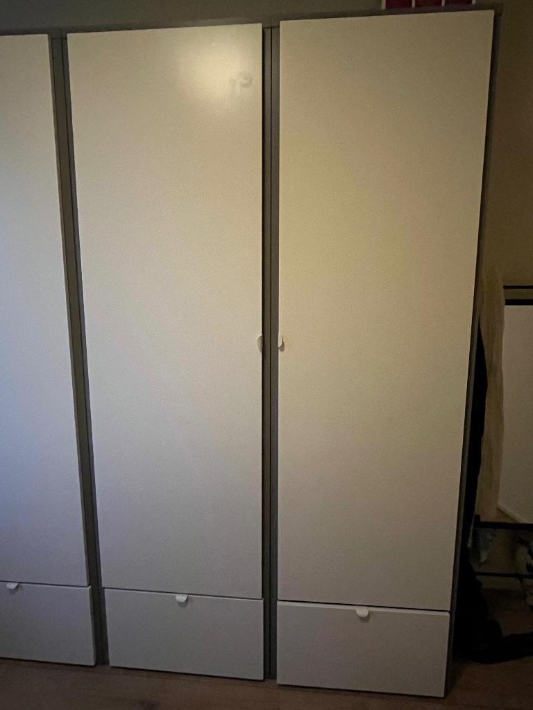 IKEA Kledingkast, grijs/wit, 63x59x216 cm, Huis en Inrichting, Kasten | Kledingkasten, Kunststof, Gebruikt, 200 cm of meer, 50 tot 100 cm