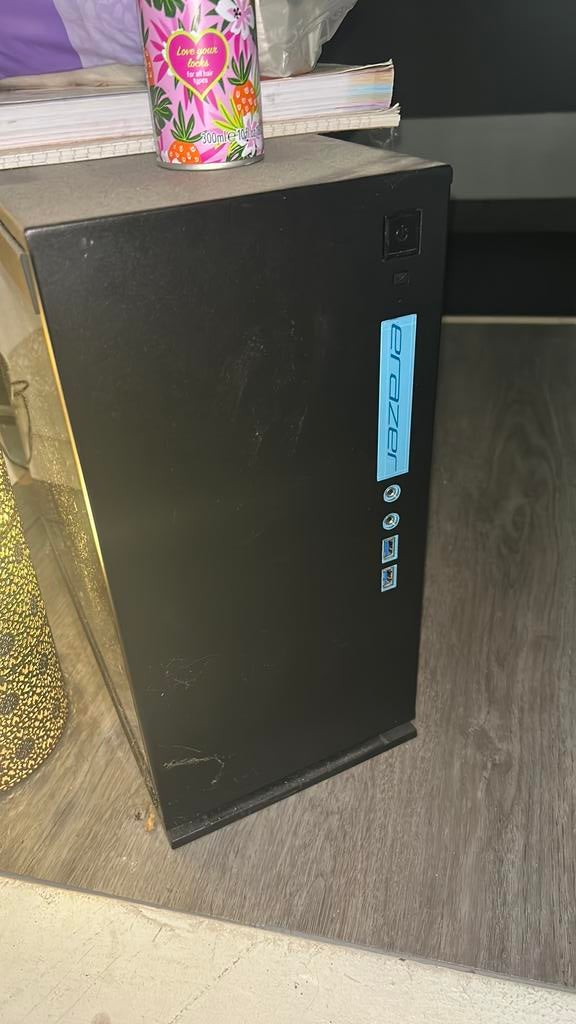 medion erazer, Computers en Software, Desktop Pc's, Ophalen, Zo goed als nieuw