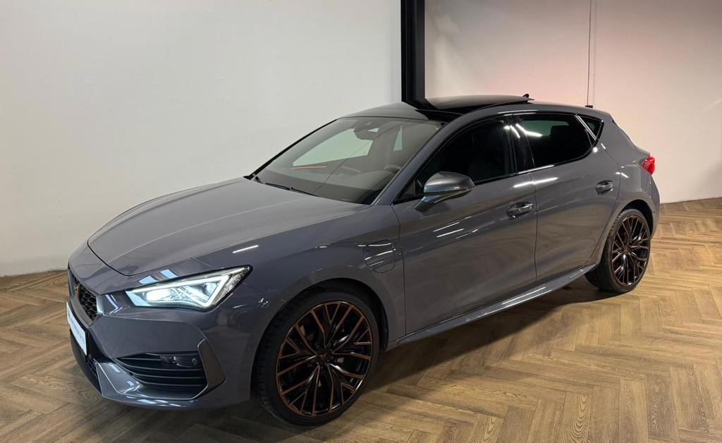 CUPRA Leon 1.4 e-Hybrid VZ Performance PANO KEYLESS VOL', Auto's, Cupra, Adaptive Cruise Control, Gebruikt, Zwart, 4 cilinders