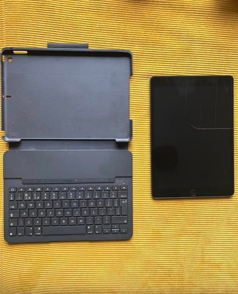 Apple Ipad 2021 Wifi 256GB Spacegrijs + Toetsenbord, Computers en Software, Apple iPads, 10 inch, Apple iPad, Ophalen of Verzenden