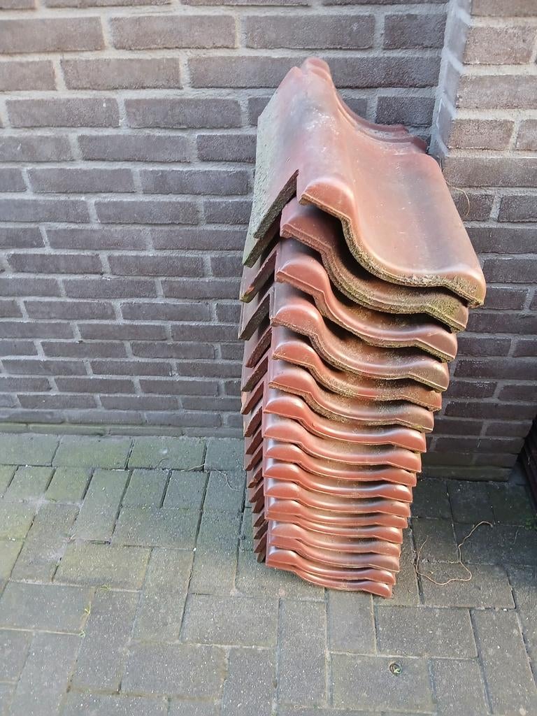Te koop gevelpannen kant pannen o, Ophalen, Gebruikt, Steen of Klei, Minder dan 5 m²