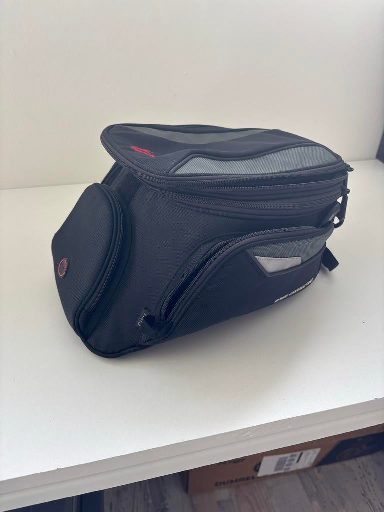 Motorfiets Tanktas - Zwart/Grijs met Quick-Lock, Ophalen, Gebruikt