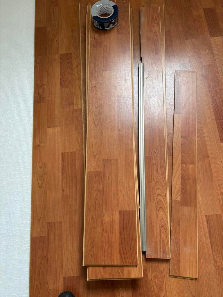 8.6 m2 laminaat, Ophalen, 50 tot 150 cm, 5 tot 10 m², Zo goed als nieuw