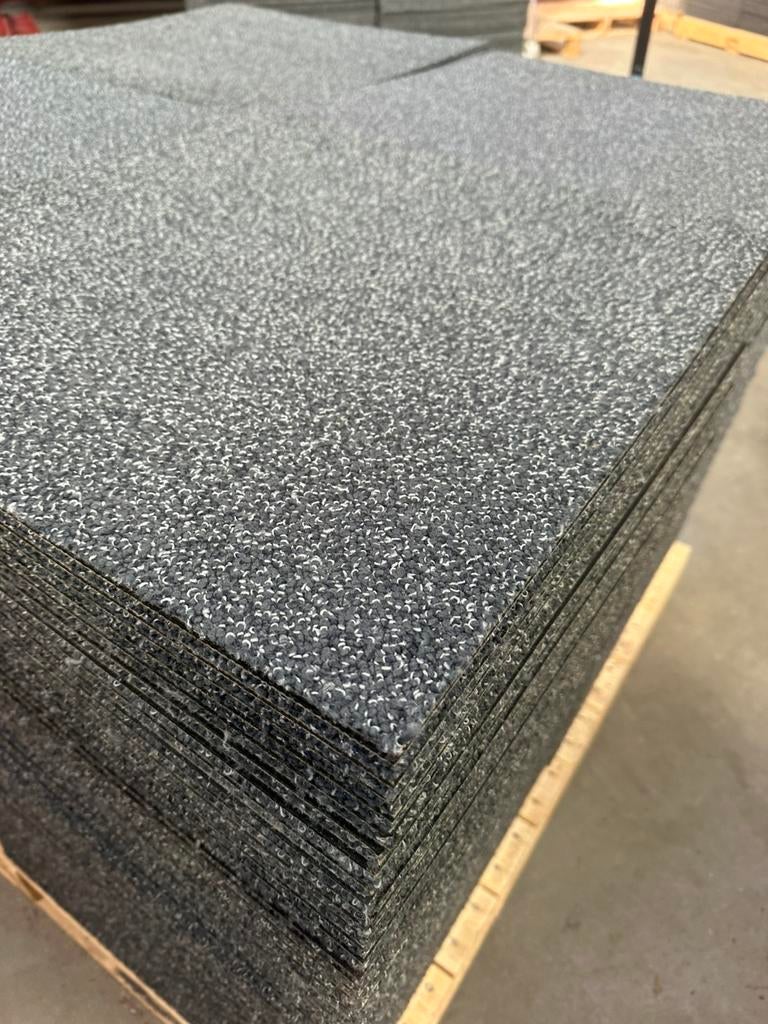 Tapijttegels grijs 50x50 cm, Huis en Inrichting, Stoffering | Vloerbedekking, Ophalen, Gebruikt, 75 m² of meer, Qq
