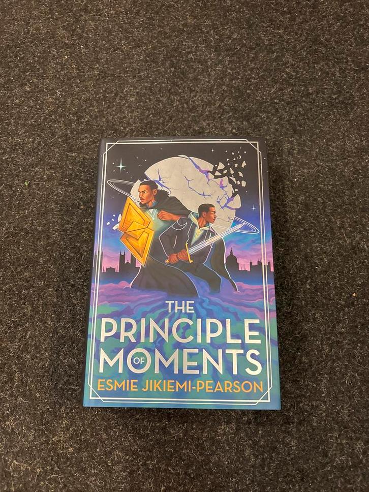 The principle of moments van Esmie Jikiemi- Pearson, Boeken, Fantasy, Nieuw, Ophalen of Verzenden