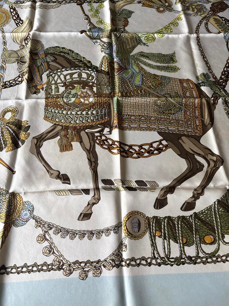Unieke Hermès sjaal met paardenprint, Ophalen of Verzenden, Gedragen
