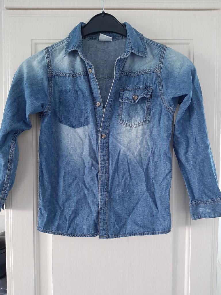 Nieuwe blauwe jongens spijkerblouse 134, Ophalen of Verzenden, Nieuw, Jongen, Overhemd of Blouse