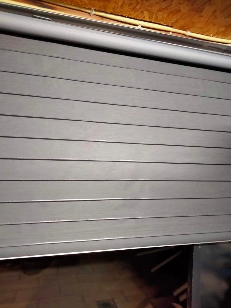 2 nieuwe Luxaflex Silhouette Shades in cassette, grijs, Ophalen, Nieuw, 200 cm of meer, 150 tot 200 cm