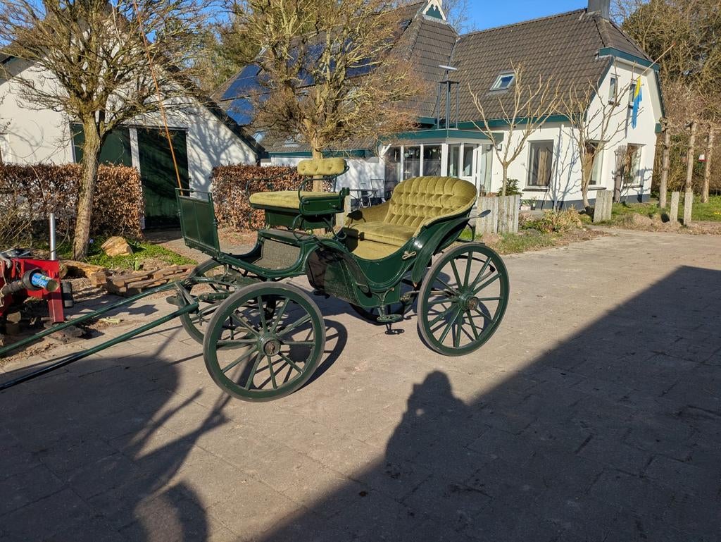 Koetsje incl tuig en kleding, Marathonwagen