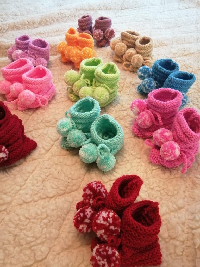 Kraamcadeau , gehaakte baby slofjes, divers kleuren, newborn, Ophalen of Verzenden, Nieuw, Jongetje of Meisje, Slofjes