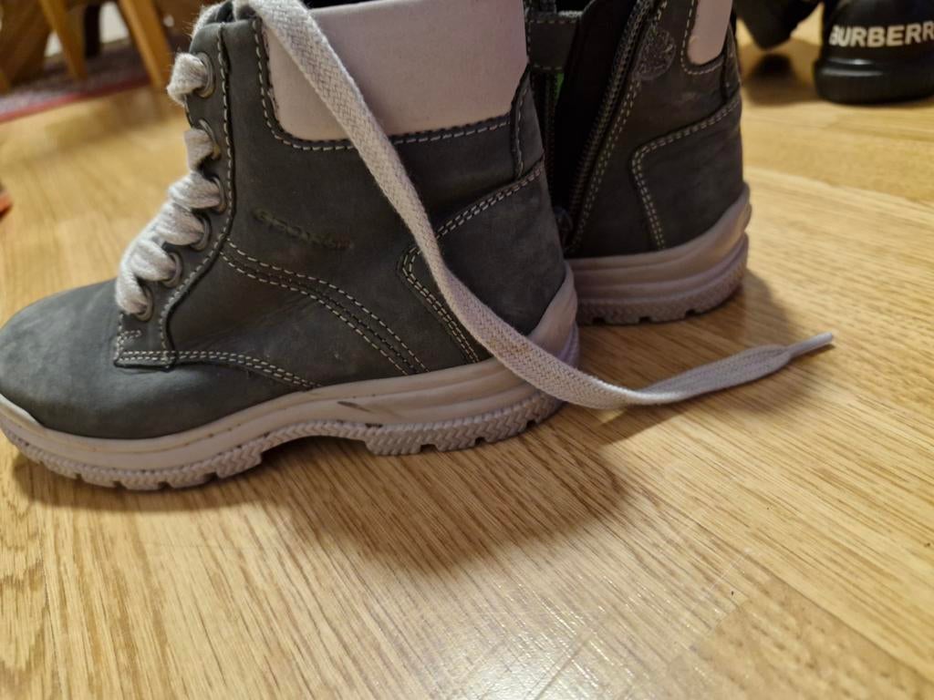 kinderschoenen maat 27 nette schoennen, Ophalen of Verzenden, Zo goed als nieuw