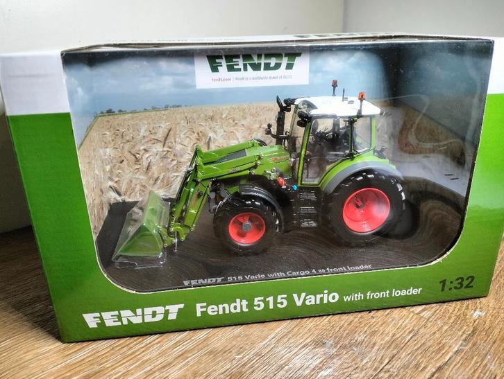 Te koop UH Fendt 515 Vario met Cargo 4-80 voorlader., Hobby en Vrije tijd, Modelauto's | 1:32, Nieuw, Tractor of Landbouw, Universal Hobbies
