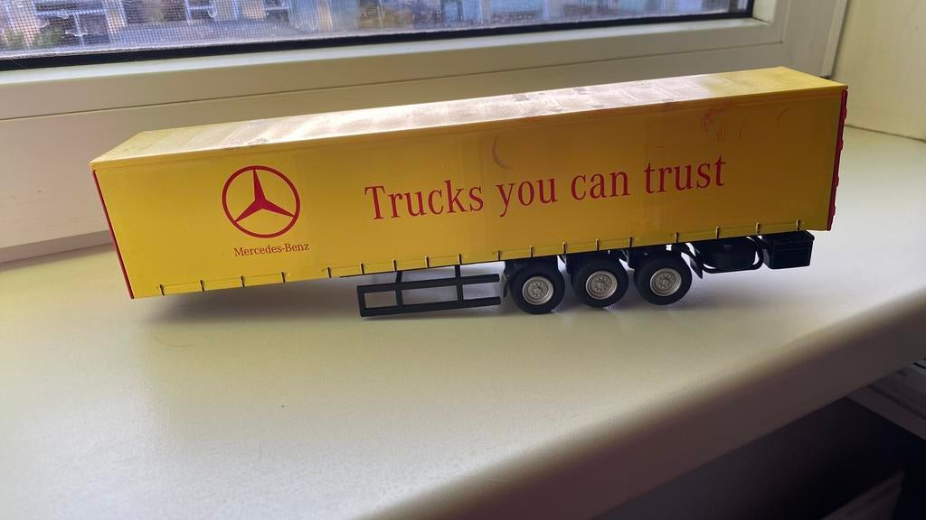 Mercedes aanhanger, Hobby en Vrije tijd, Modelauto's | 1:50, Ophalen of Verzenden, Gebruikt, Bus of Vrachtwagen, Overige merken