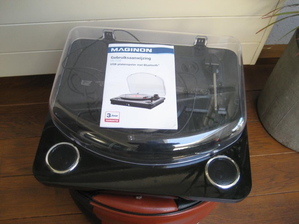 platenspeler usb blue tooth met speakers, Audio, Tv en Foto, Platenspelers, Overige merken, Ophalen of Verzenden, Zo goed als nieuw
