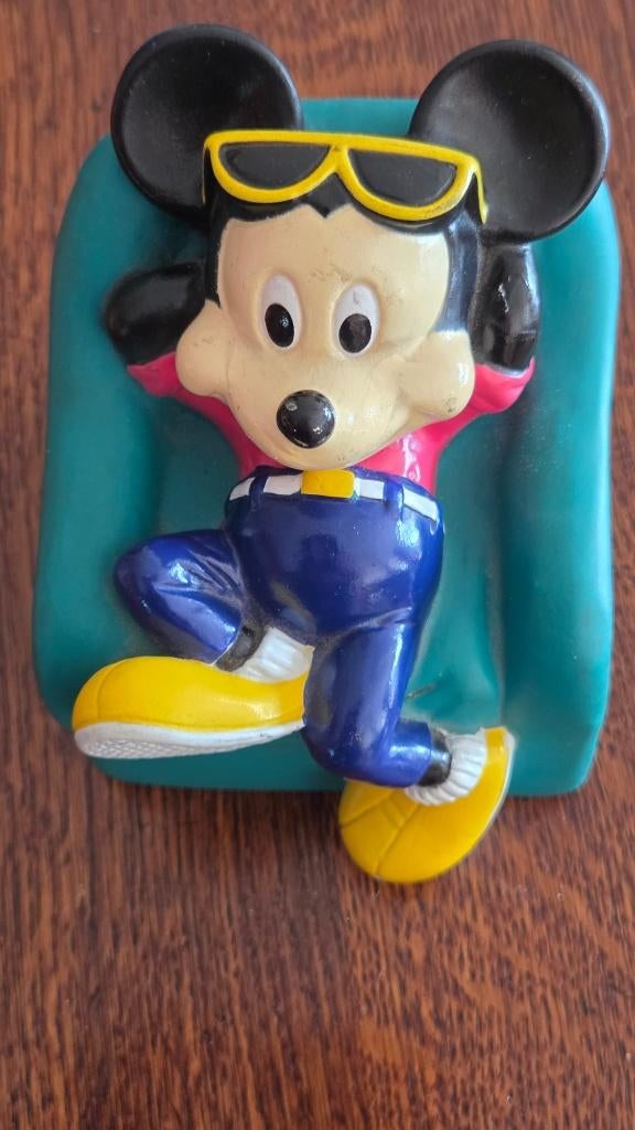 Mickey Mouse in luie stoel, Verzamelen, Disney, Ophalen of Verzenden, Mickey Mouse, Gebruikt, Beeldje of Figuurtje
