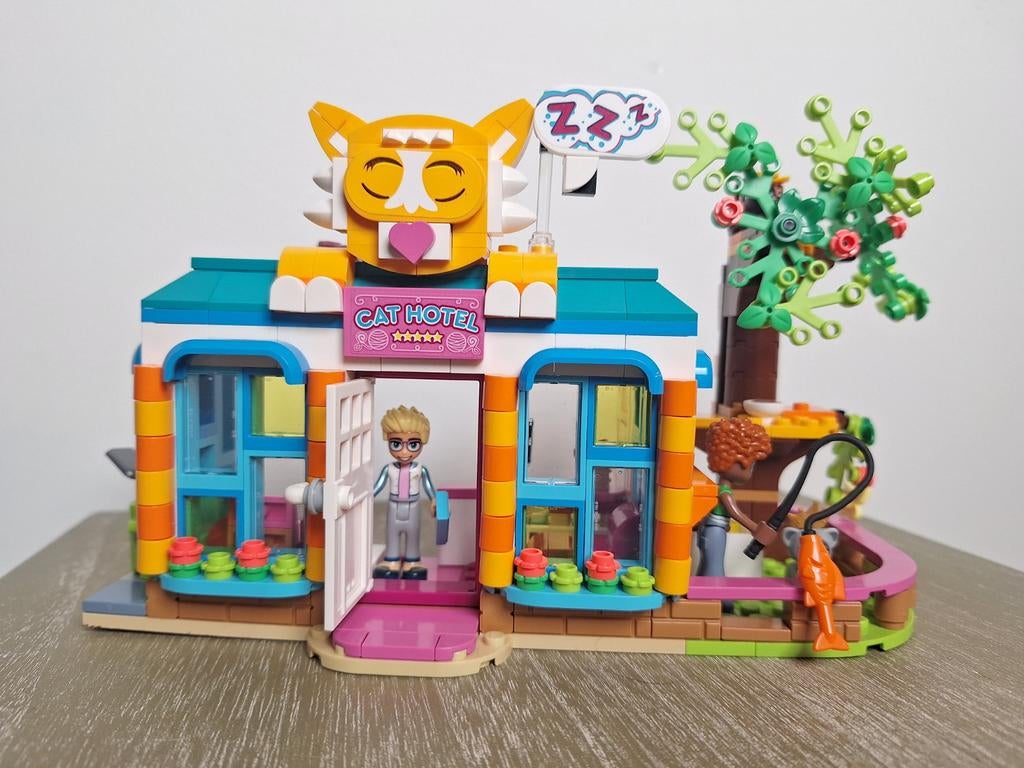 Lego Friends 41742 - Cat Hotel plus extra figuren, Ophalen of Verzenden, Zo goed als nieuw, Complete set, Lego