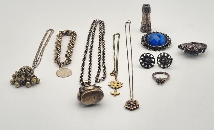 1355. Convoluut sieraden, 19e/20e eeuw, Ophalen of Verzenden