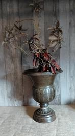 Prachtige metalen vaas Louvre model, Ophalen of Verzenden, La Rentree, J.vanhijum@kpnmail.nl, Canadezenlaan 4 Dokkum