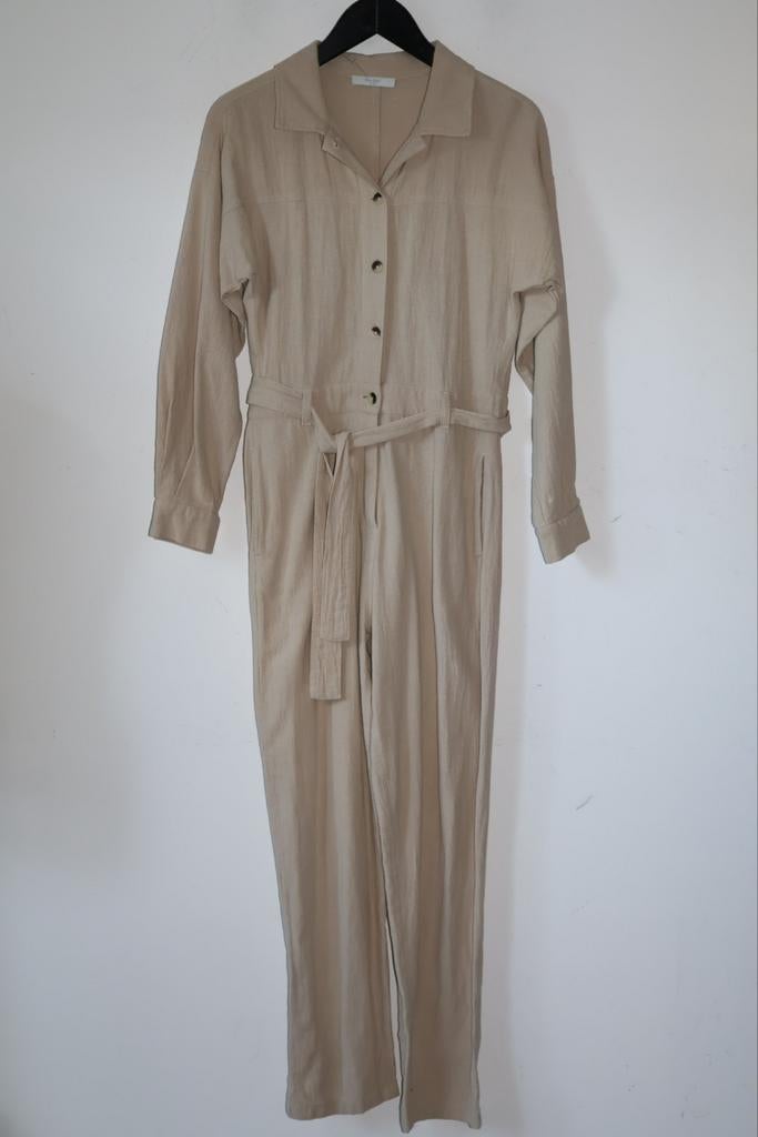 By-bar hele mooie beige jumpsuit maat 36 / S, Kleding | Dames, Jumpsuits, By-bar, Ophalen of Verzenden, Zo goed als nieuw, By-bar.nl