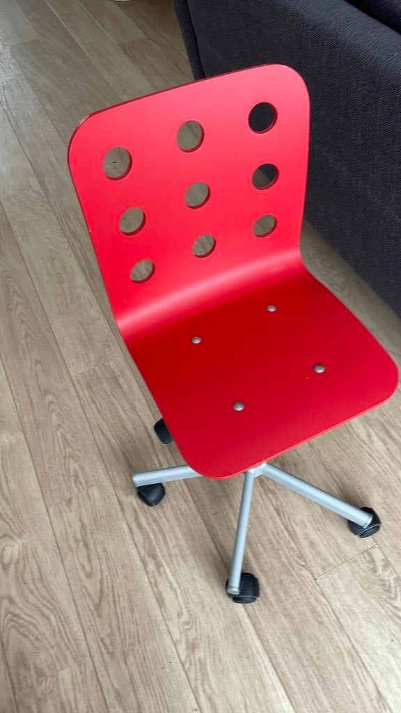 Ikea bureau stoel rood, Ophalen, Zo goed als nieuw, Rood