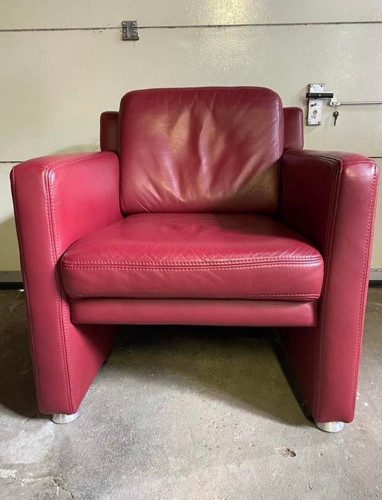 Twee fauteuils en bijpassende hocker, Ophalen, Zo goed als nieuw, 50 tot 75 cm, Leer