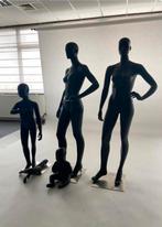 Damespaspoppen en een kinderpaspop., Ophalen, Gebruikt, Paspop