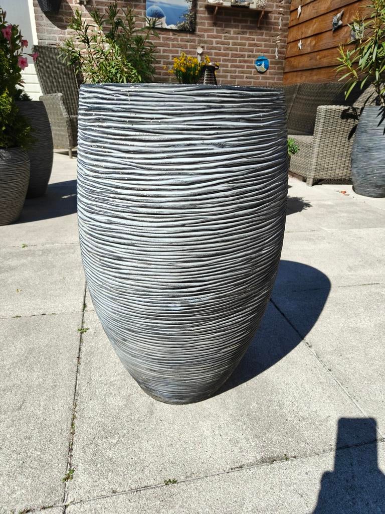Capi Buiten Bloempot 61cm Hoog met Hydrokorrels, Overige materialen, Gebruikt, Rond, Balkon
