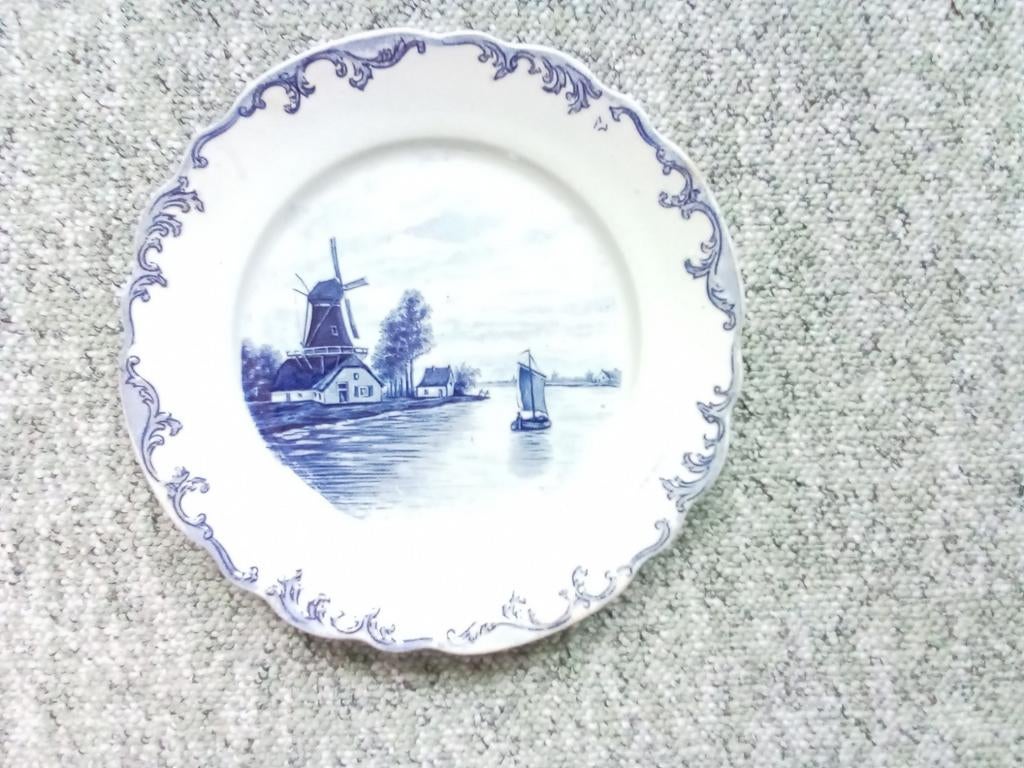 Bordje om aan de muur te hangen, ca 1930.

Diameter 20 cm, Antiek en Kunst, Ophalen of Verzenden