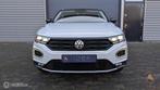 Volkswagen T-Roc 1.5 TSI Sport, Als Nieuw, Trekhaak, DSG, Stof, 4 cilinders, Wit, Electronic Stability Program (ESP)