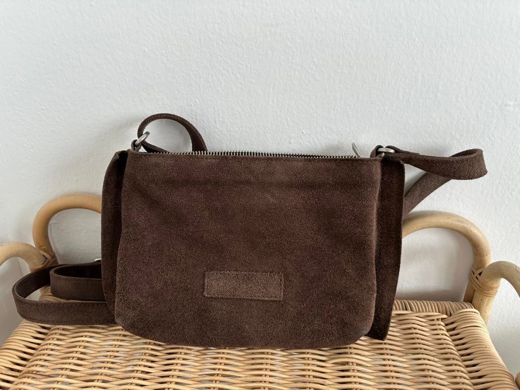 Shabbies tasje bruin suède, Sieraden, Tassen en Uiterlijk, Tassen | Damestassen, Ophalen of Verzenden, Zo goed als nieuw, Bruin