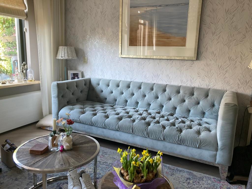 Rivièra Maison 3-zitbank lichtblauw velvet, Huis en Inrichting, Banken | Bankstellen, Ophalen, Gebruikt, Driepersoons, 75 tot 100 cm