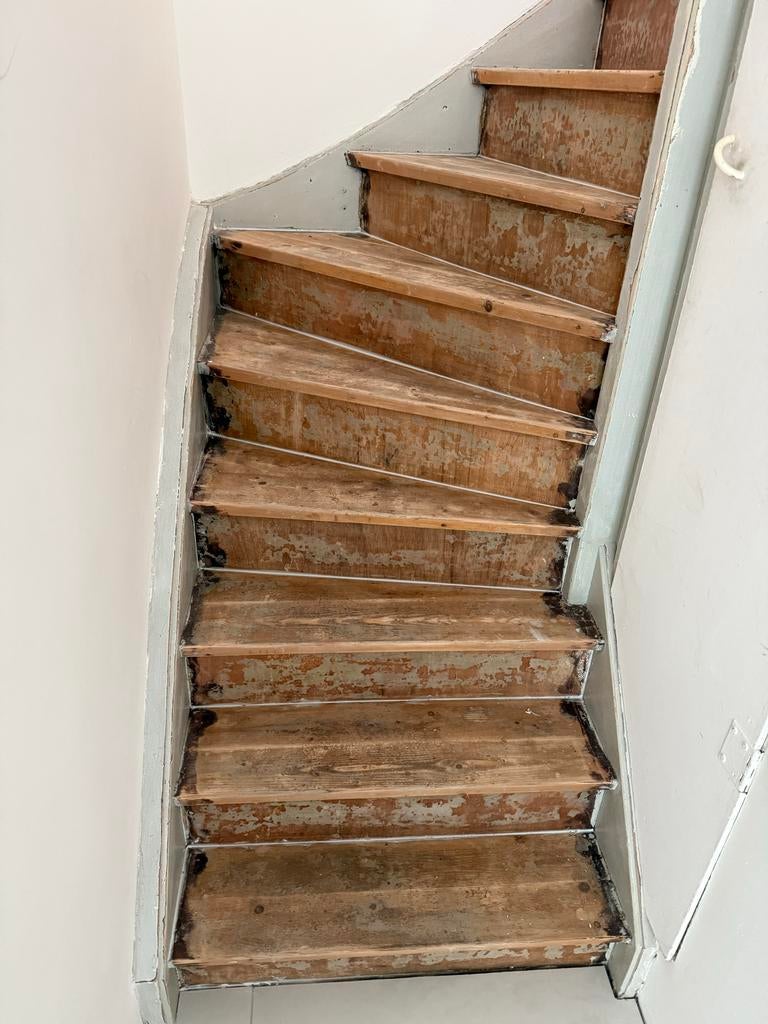 Traprenovatie – Schuren, herstellen en schilderen, Doe-het-zelf en Verbouw, Ladders en Trappen, Ophalen of Verzenden, Gebruikt