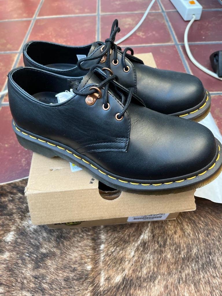 Dr Martens Veterschoen 'Wanama' in Zwart Maat 40 unisex, Zwart, Dr Martens Veterschoen 'Wanama' in Zwart Maat 40 unisex, Nieuw
