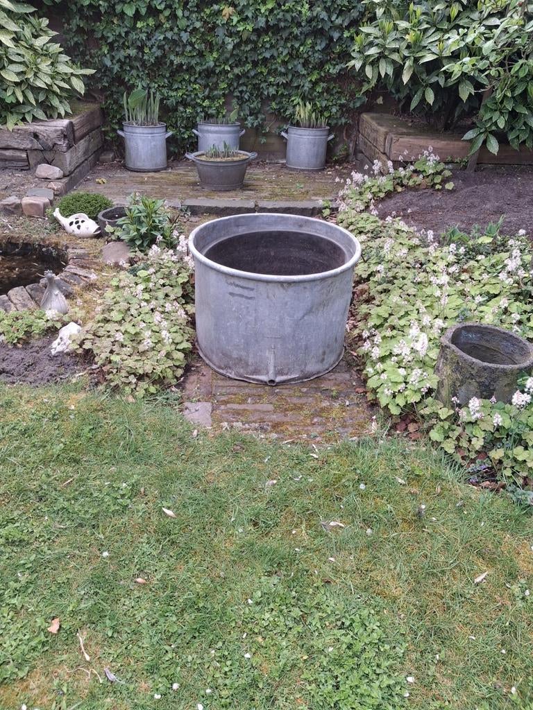 Plantenbakken verzinkt., Ophalen, Kunststof, Gebruikt, Rond
