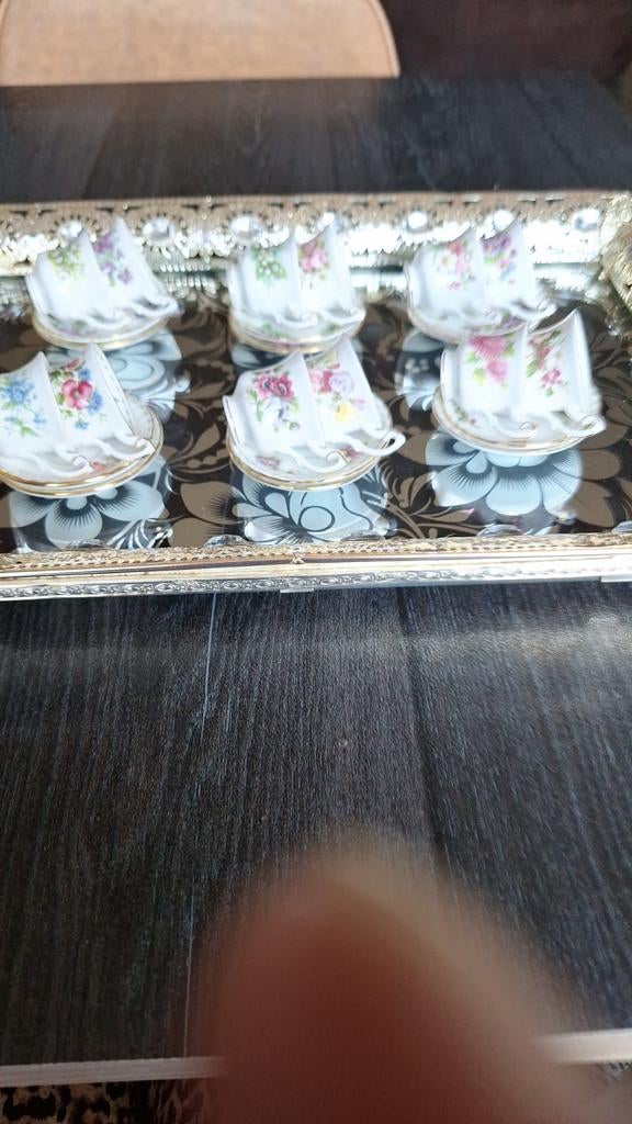 Royal albert en porselein, Ophalen of Verzenden, Zo goed als nieuw, Porselein, Kop en/of schotel