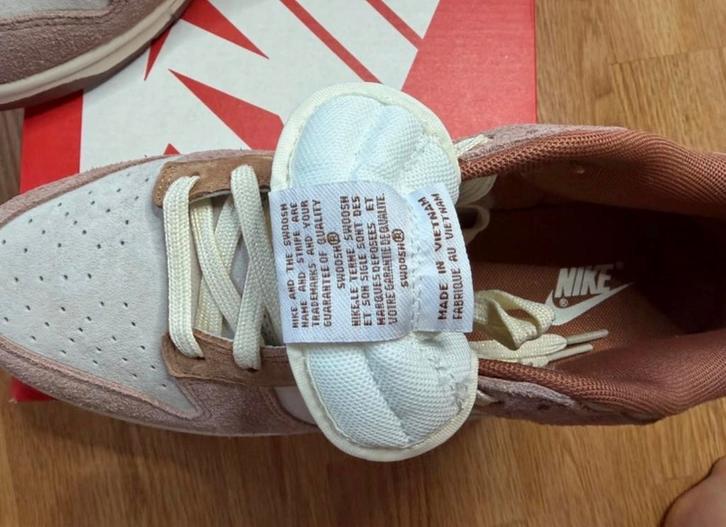 Nike Dunk Low 'Rose Whisper' - Maat 44 - Zo goed als nieuw, Kleding | Dames, Schoenen, Zo goed als nieuw, Sneakers of Gympen, Roze